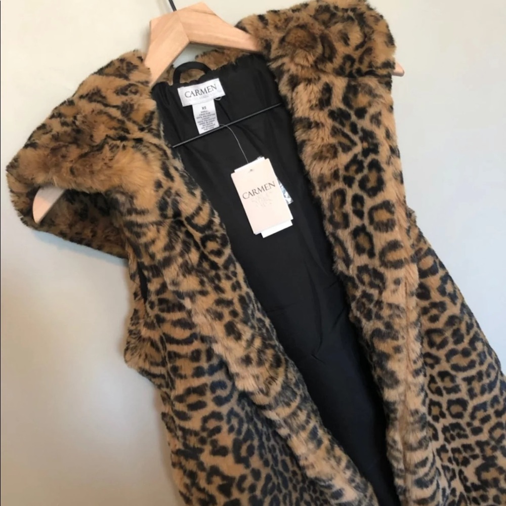 NWT! Carmen Marc Valvo faux fur coat/vest